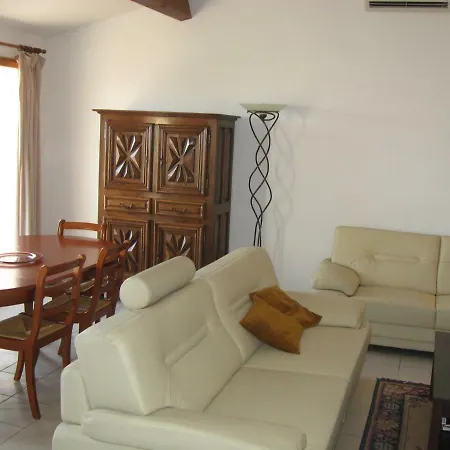 Jeromine Порто-Веккьо